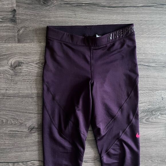 Nike Pro Hyperwarm purple tights active leggings run jog gym sz Medium - Picture 2 of 7